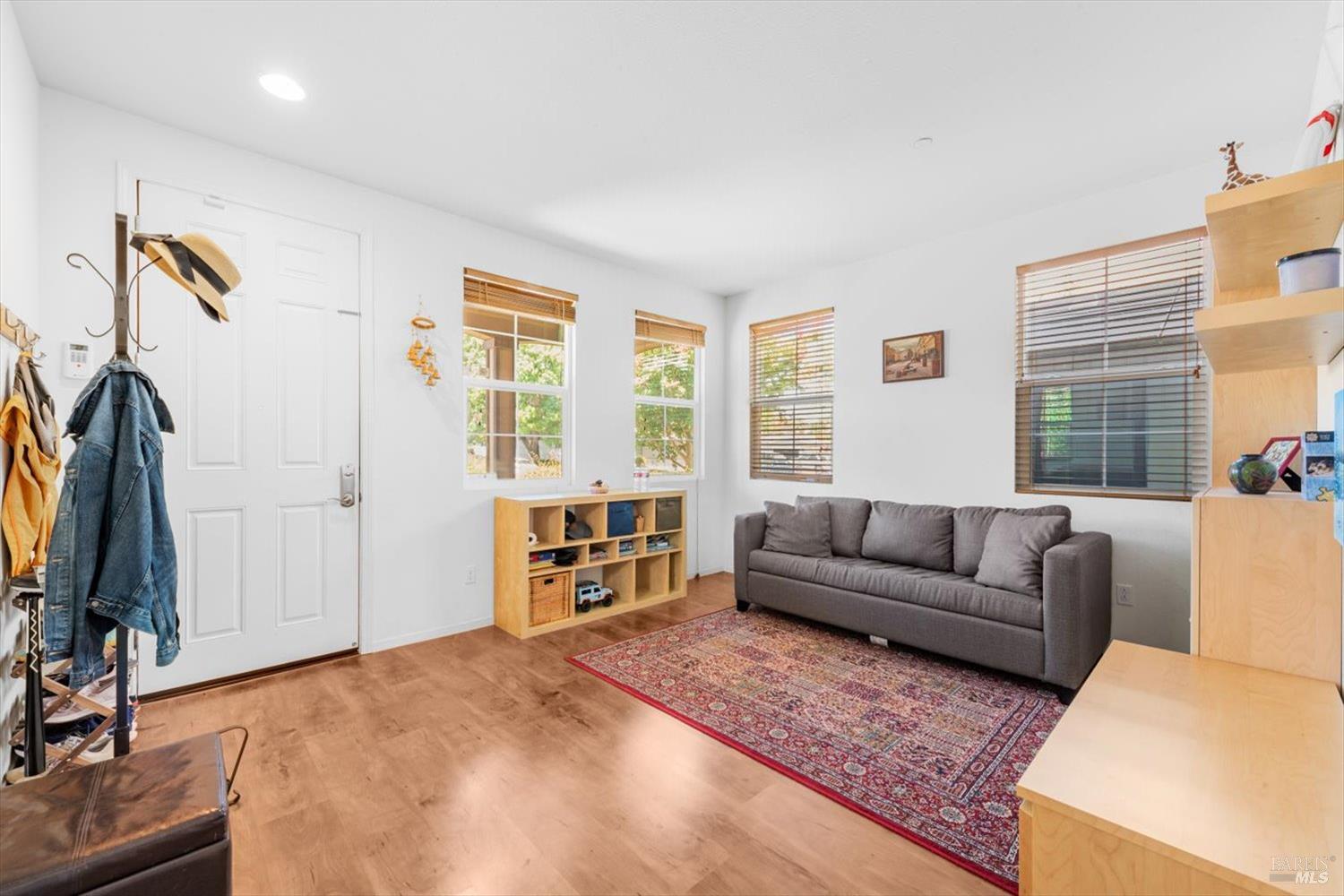 Detail Gallery Image 18 of 51 For 207 Beard St, Vacaville,  CA 95688 - 3 Beds | 2/1 Baths