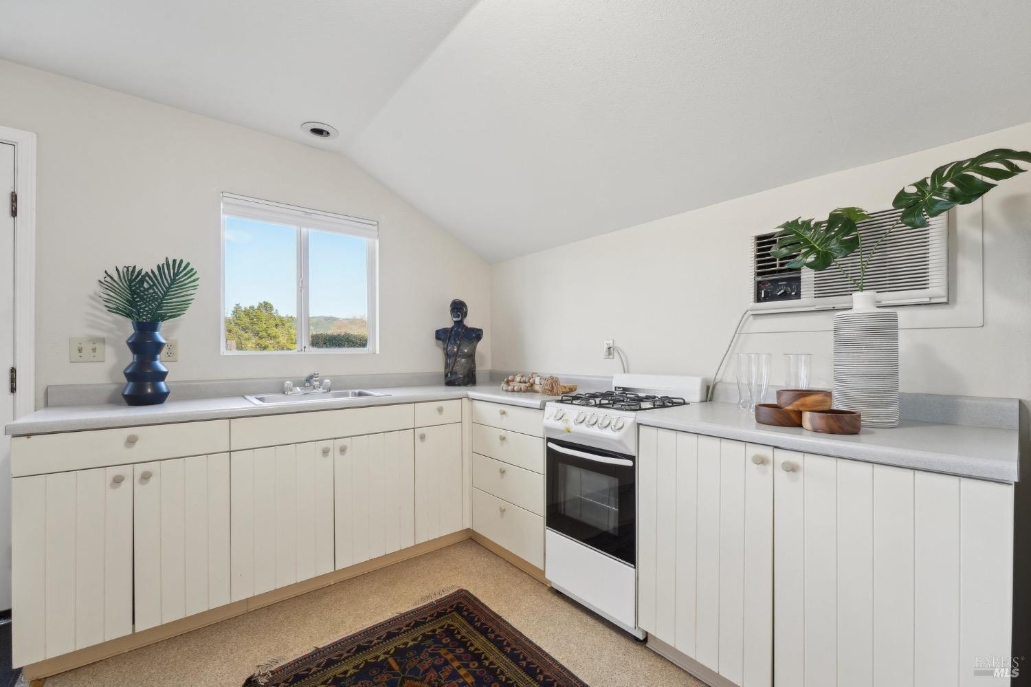 Detail Gallery Image 51 of 66 For 17311 Arnold Dr, Sonoma,  CA 95476 - 3 Beds | 2 Baths