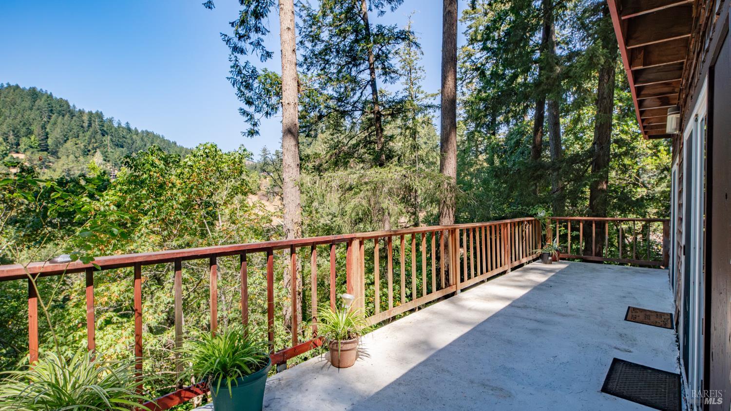 Detail Gallery Image 9 of 27 For 15 Mountain View Ave, Lagunitas,  CA 94938 - 2 Beds | 1 Baths