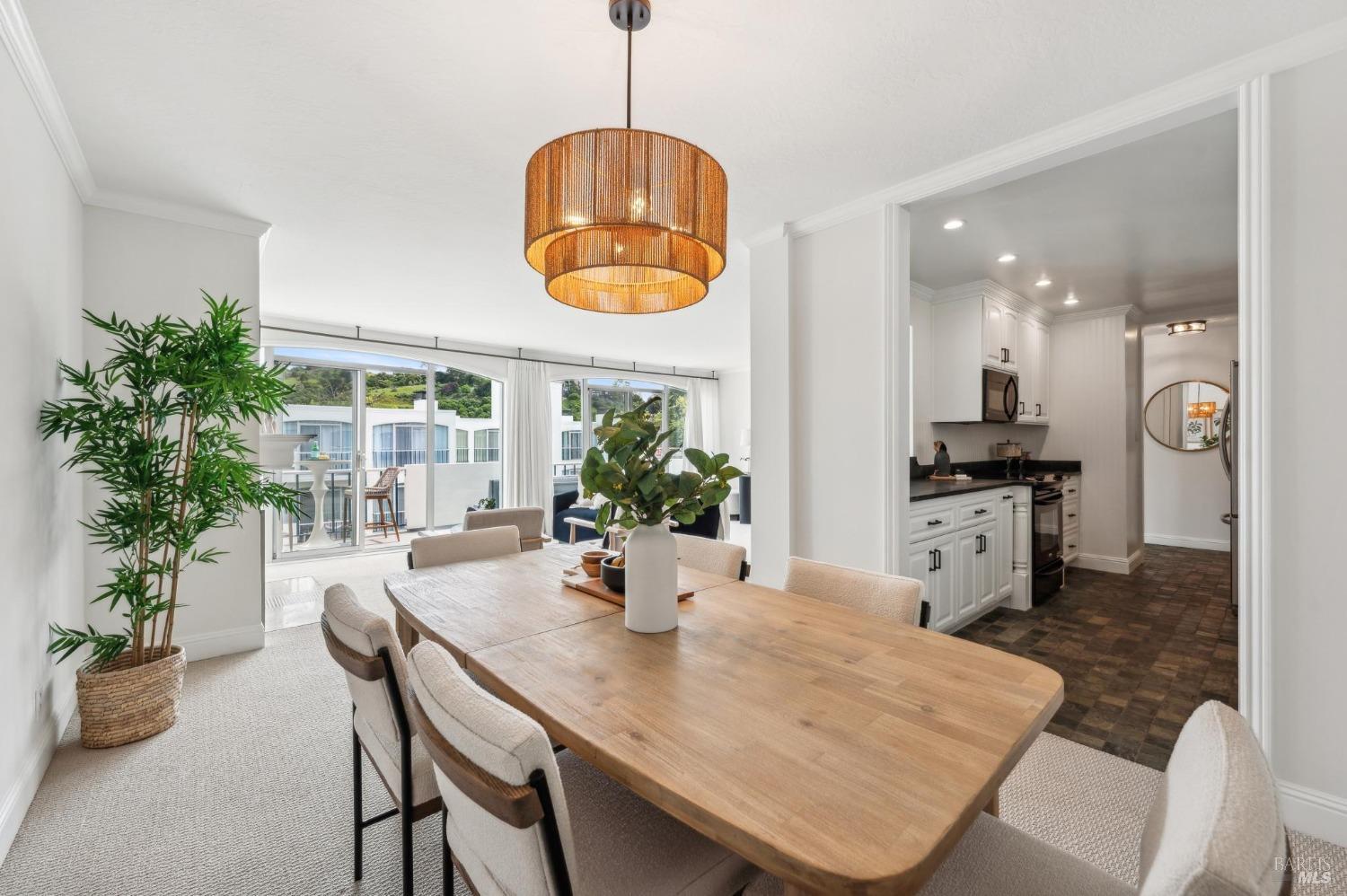 Detail Gallery Image 10 of 37 For 2335 Shelter Bay Ave, Mill Valley,  CA 94941 - 2 Beds | 2 Baths