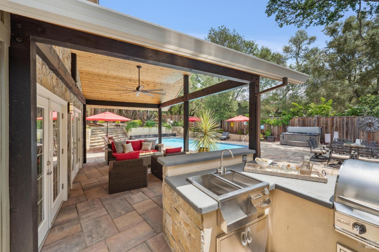 Detail Gallery Image 15 of 59 For 4880 Warm Springs Rd, Glen Ellen,  CA 95442 - 5 Beds | 3/1 Baths
