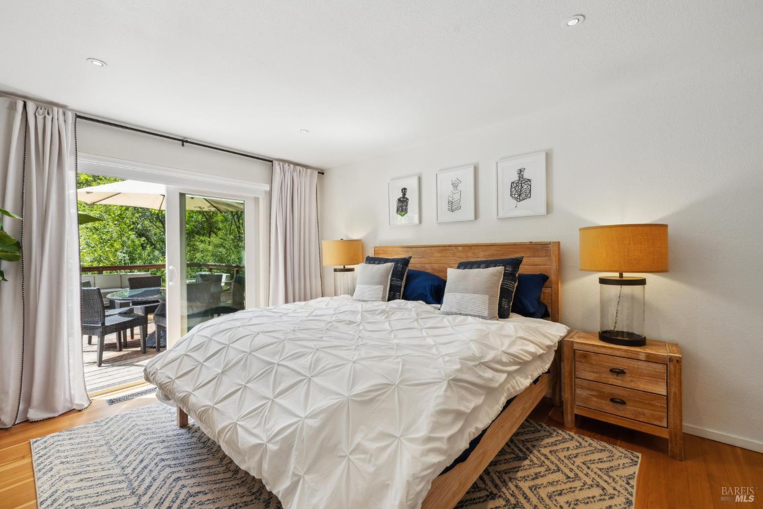 Detail Gallery Image 14 of 39 For 2531 Warm Springs Rd, Glen Ellen,  CA 95442 - 2 Beds | 2/1 Baths