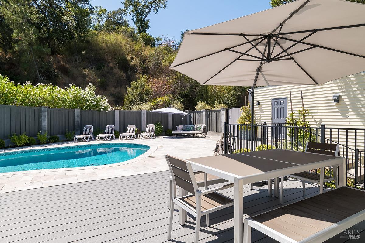 Detail Gallery Image 41 of 51 For 45 Wimbledon Ct, Novato,  CA 94949 - 3 Beds | 2/1 Baths