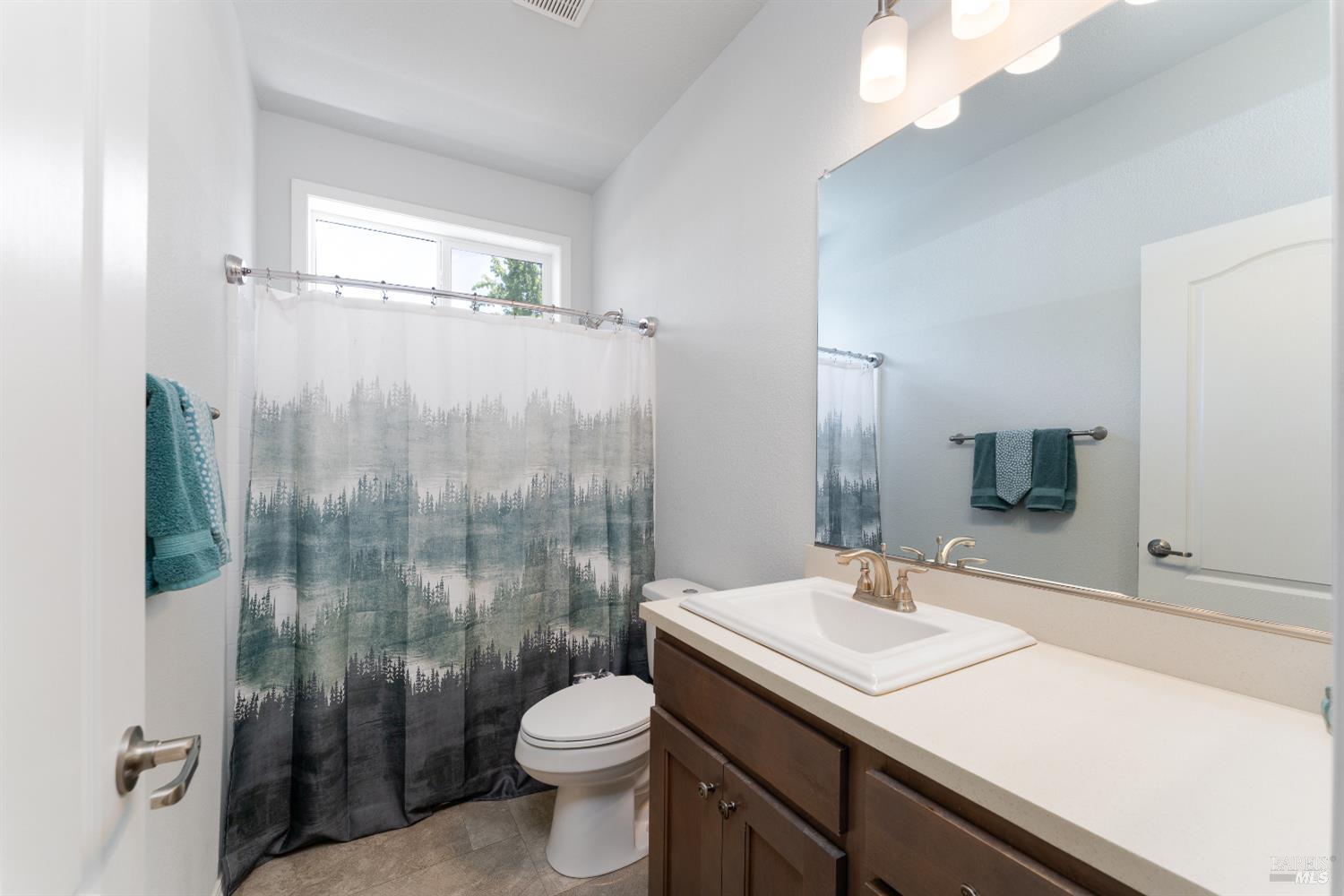 Detail Gallery Image 10 of 20 For 36 Blanco Pl, Ukiah,  CA 95482 - 3 Beds | 2 Baths