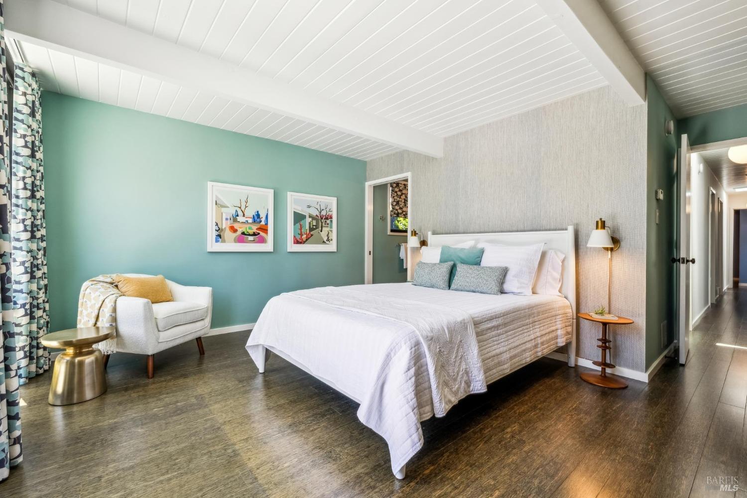 Detail Gallery Image 32 of 66 For 687 Cedarberry Ln, San Rafael,  CA 94903 - 4 Beds | 2 Baths