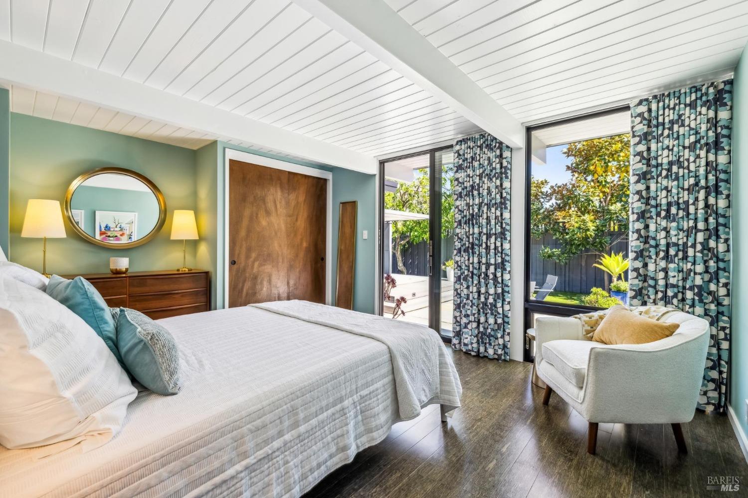 Detail Gallery Image 35 of 66 For 687 Cedarberry Ln, San Rafael,  CA 94903 - 4 Beds | 2 Baths