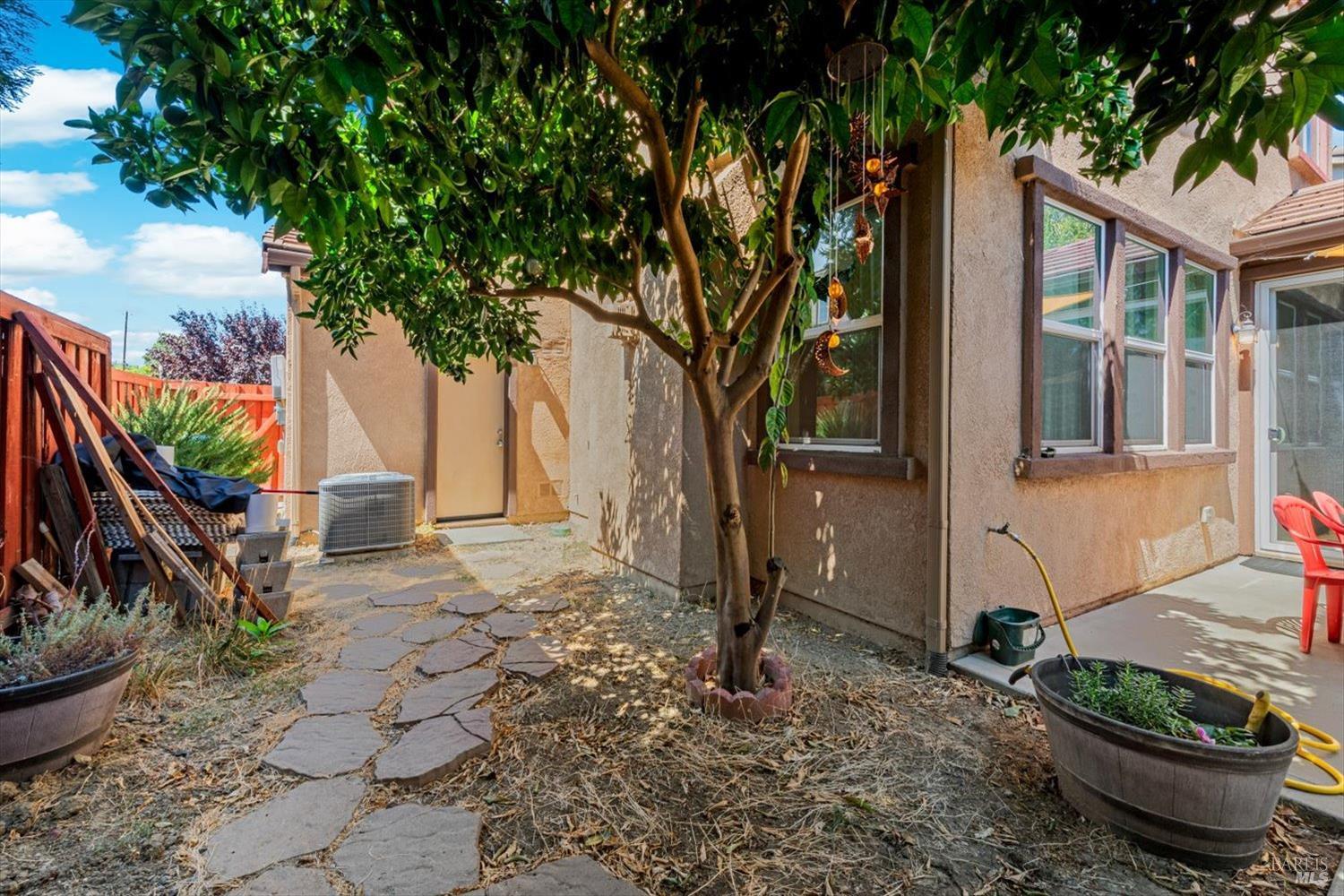 Detail Gallery Image 40 of 51 For 207 Beard St, Vacaville,  CA 95688 - 3 Beds | 2/1 Baths