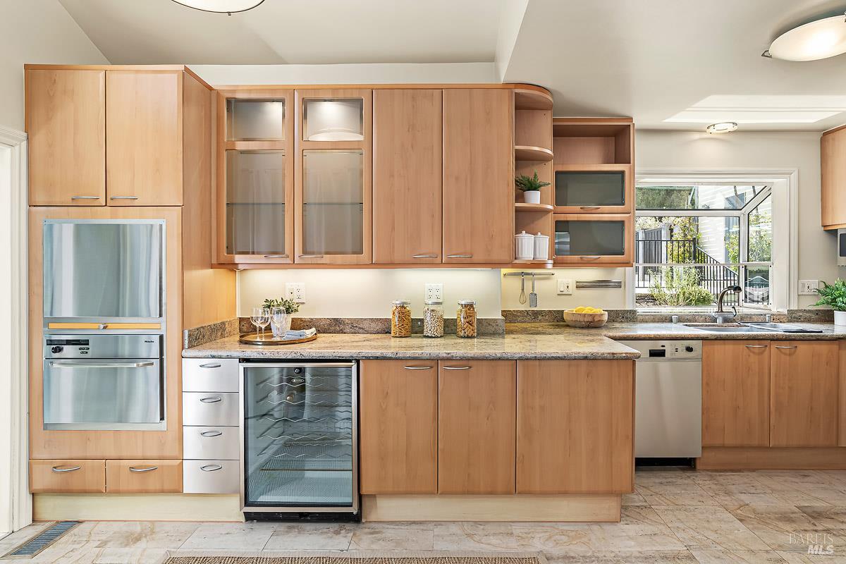 Detail Gallery Image 19 of 51 For 45 Wimbledon Ct, Novato,  CA 94949 - 3 Beds | 2/1 Baths