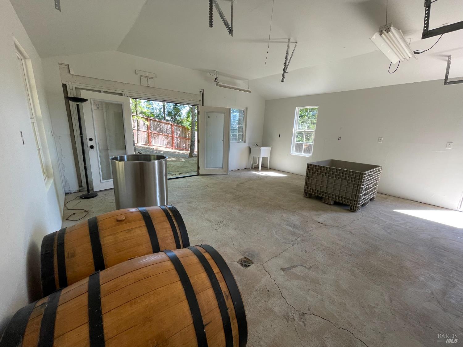 Detail Gallery Image 34 of 44 For 3025 W Dry Creek Rd, Healdsburg,  CA 95448 - 3 Beds | 3 Baths