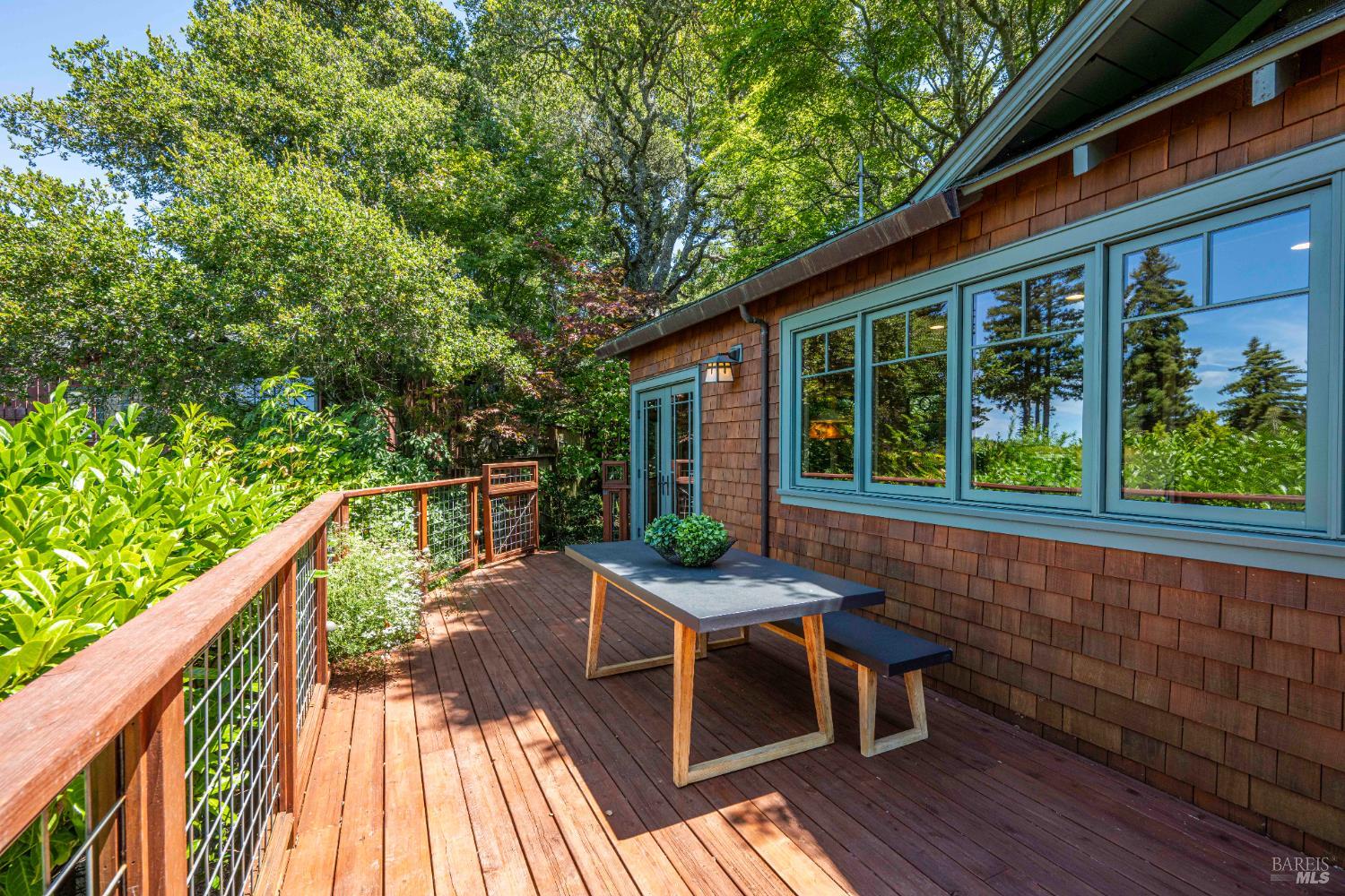 Detail Gallery Image 21 of 64 For 38 Helens Ln, Mill Valley,  CA 94941 - 4 Beds | 3/1 Baths