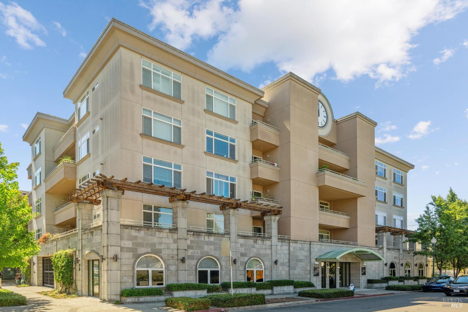 Detail Gallery Image 1 of 21 For 810 7th St #23,  Santa Rosa,  CA 95404 - 2 Beds | 2 Baths