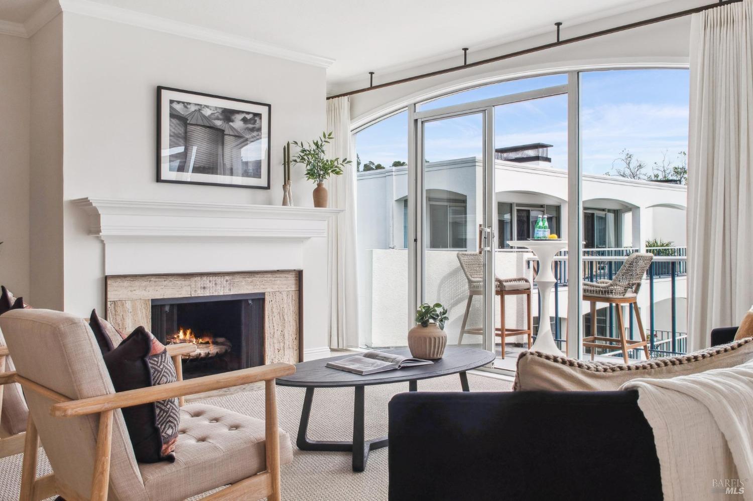 Detail Gallery Image 3 of 37 For 2335 Shelter Bay Ave, Mill Valley,  CA 94941 - 2 Beds | 2 Baths