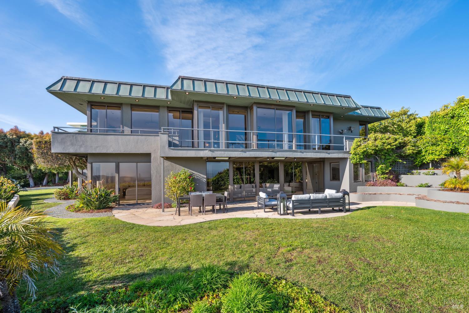 Detail Gallery Image 41 of 48 For 6 Saint Gabrielle Ct, Tiburon,  CA 94920 - 4 Beds | 3/1 Baths