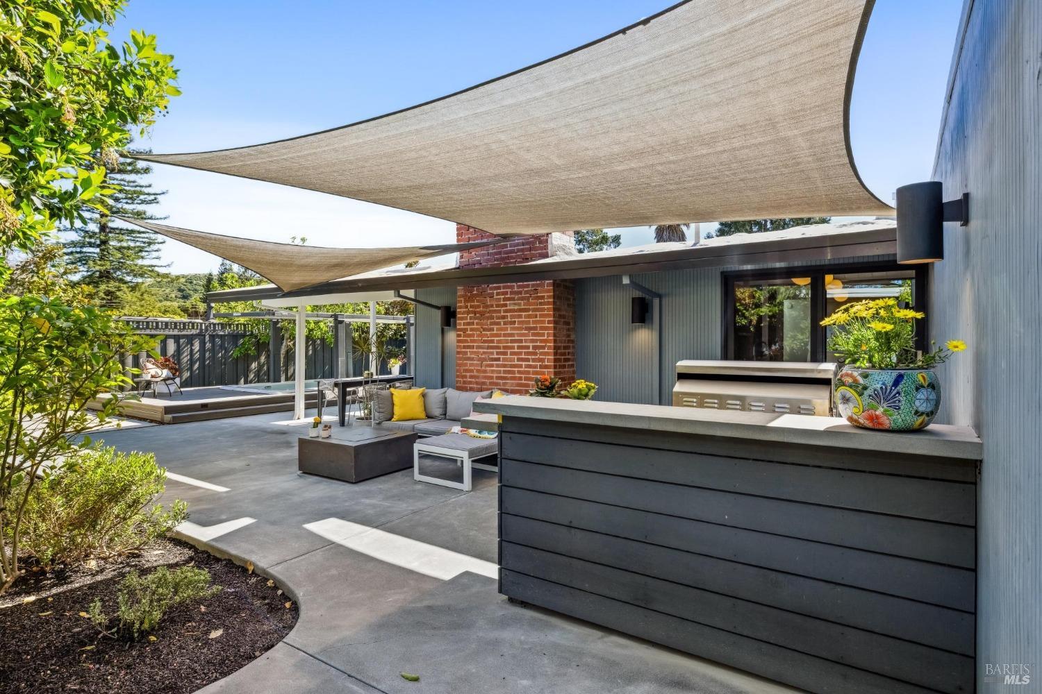 Detail Gallery Image 54 of 66 For 687 Cedarberry Ln, San Rafael,  CA 94903 - 4 Beds | 2 Baths