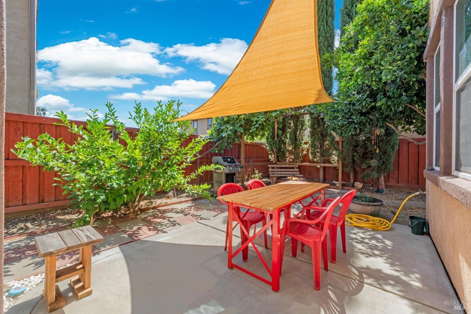 Detail Gallery Image 34 of 51 For 207 Beard St, Vacaville,  CA 95688 - 3 Beds | 2/1 Baths