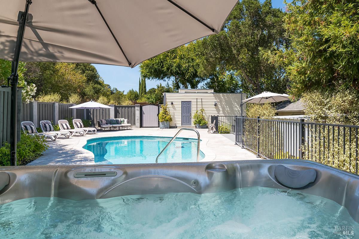 Detail Gallery Image 3 of 51 For 45 Wimbledon Ct, Novato,  CA 94949 - 3 Beds | 2/1 Baths