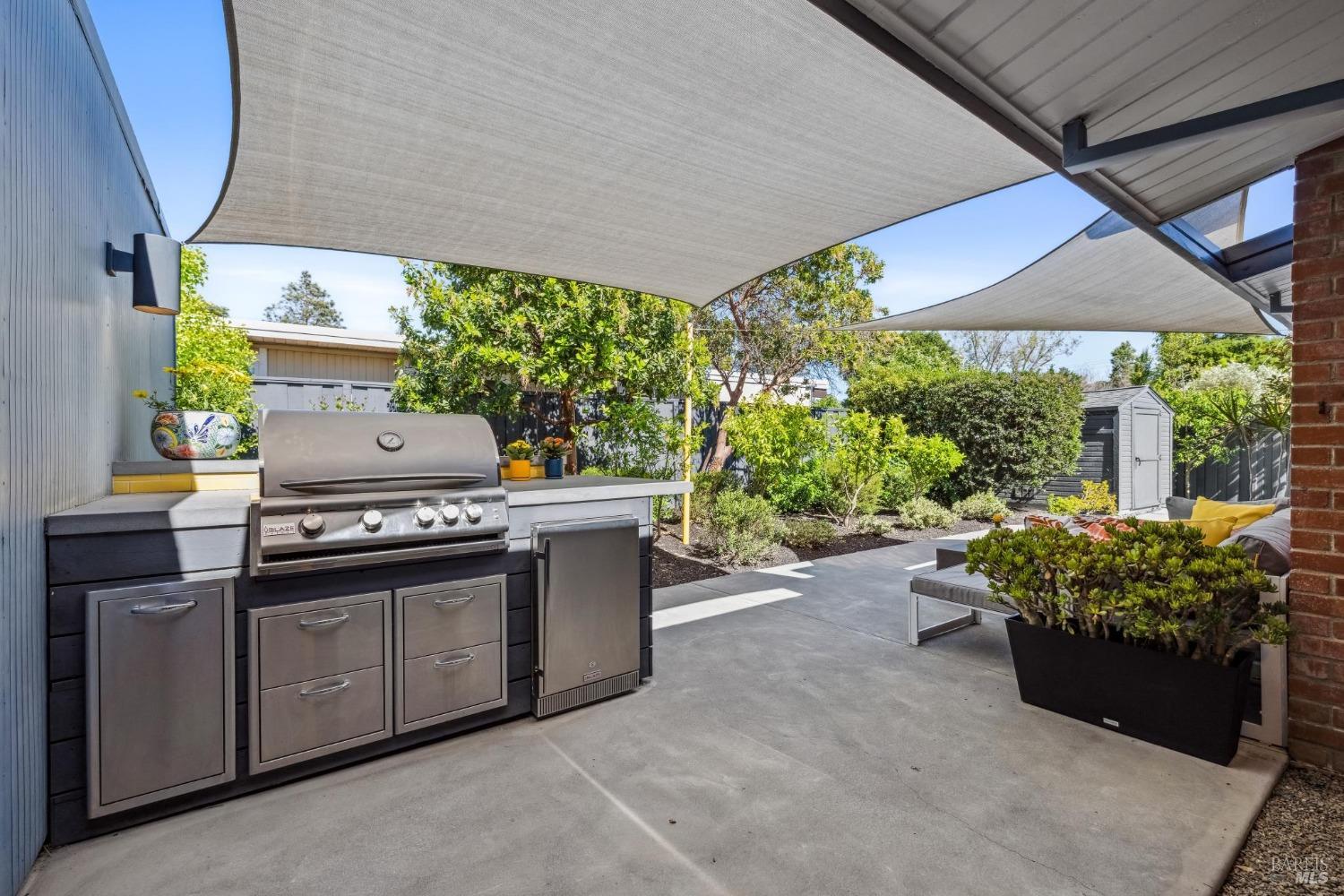 Detail Gallery Image 52 of 66 For 687 Cedarberry Ln, San Rafael,  CA 94903 - 4 Beds | 2 Baths