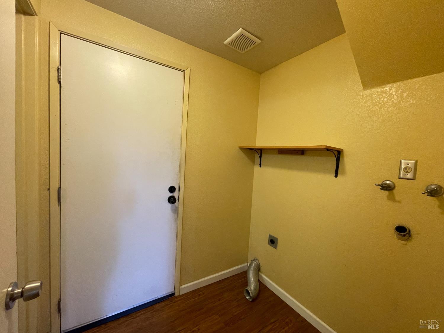 Detail Gallery Image 16 of 16 For 304 Kingsly Ln, American Canyon,  CA 94503 - 3 Beds | 2/1 Baths