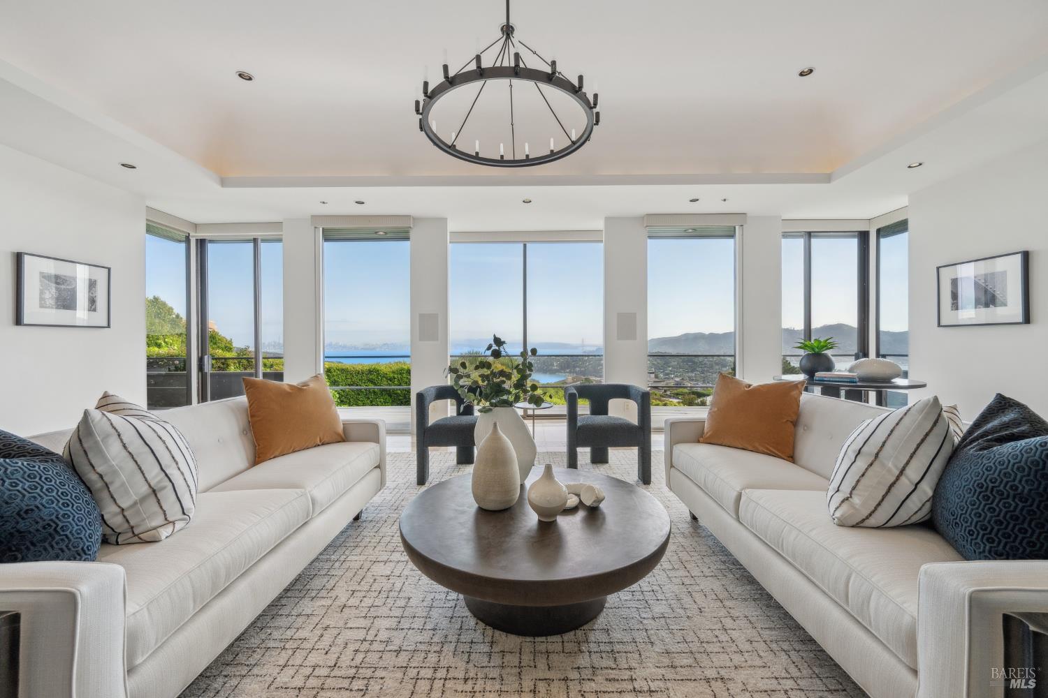 Detail Gallery Image 10 of 48 For 6 Saint Gabrielle Ct, Tiburon,  CA 94920 - 4 Beds | 3/1 Baths