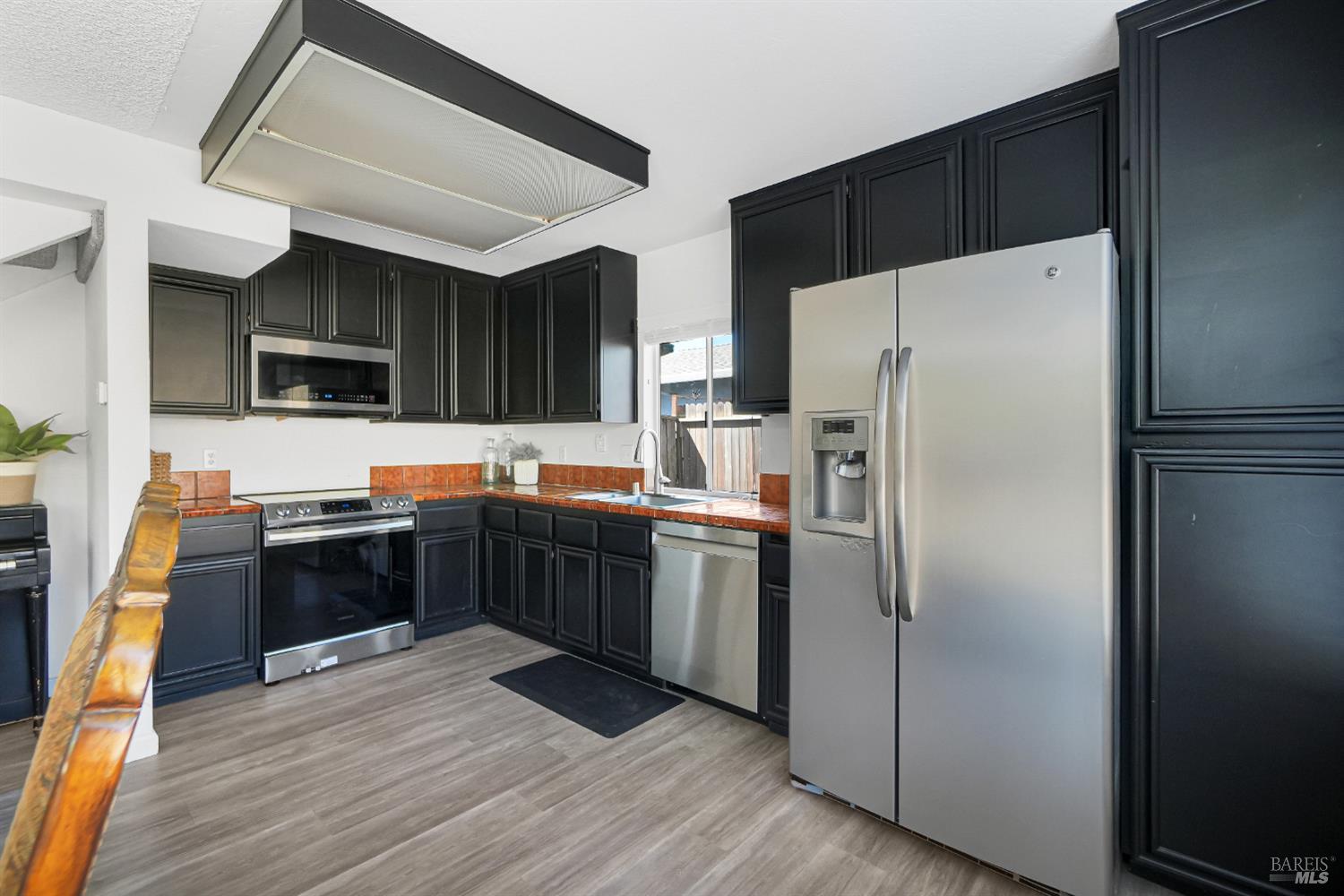 Detail Gallery Image 17 of 61 For 101 Panorama Dr, Benicia,  CA 94510 - 3 Beds | 1/1 Baths