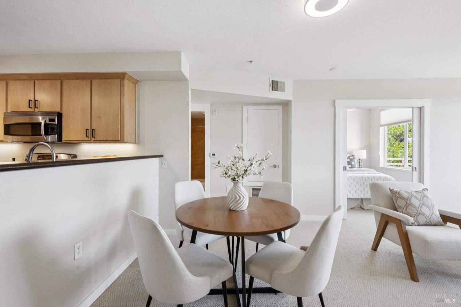 Detail Gallery Image 10 of 21 For 810 7th St #23,  Santa Rosa,  CA 95404 - 2 Beds | 2 Baths