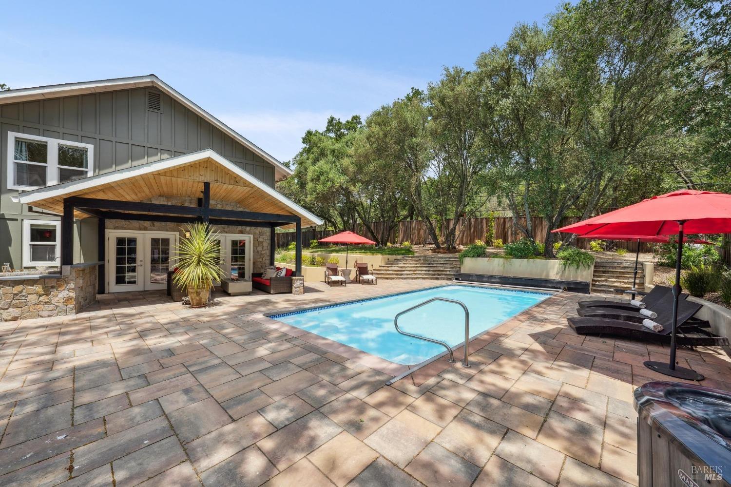 Detail Gallery Image 2 of 59 For 4880 Warm Springs Rd, Glen Ellen,  CA 95442 - 5 Beds | 3/1 Baths