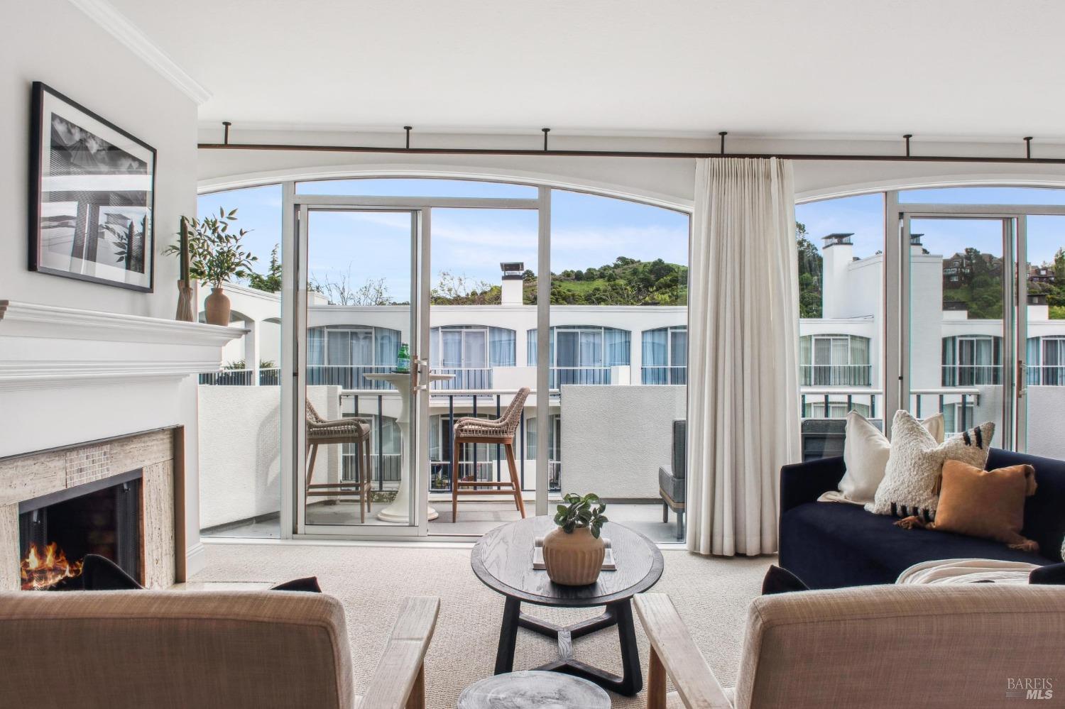 Detail Gallery Image 6 of 37 For 2335 Shelter Bay Ave, Mill Valley,  CA 94941 - 2 Beds | 2 Baths