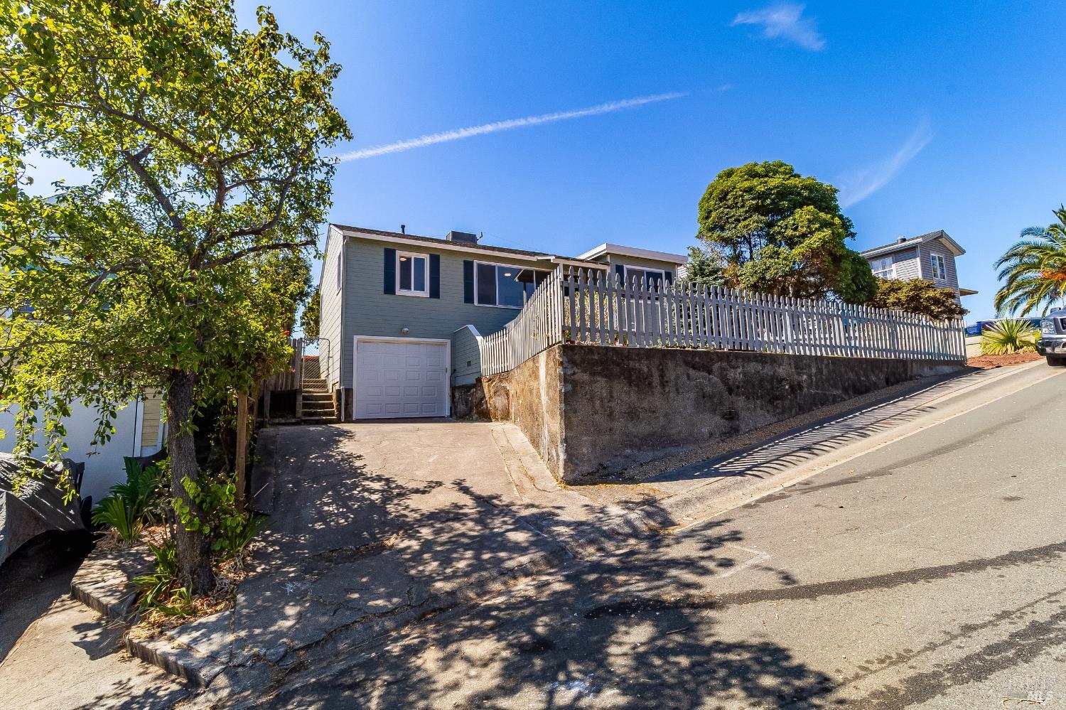 Detail Gallery Image 7 of 60 For 109 Webster St, Vallejo,  CA 94591 - 3 Beds | 2 Baths