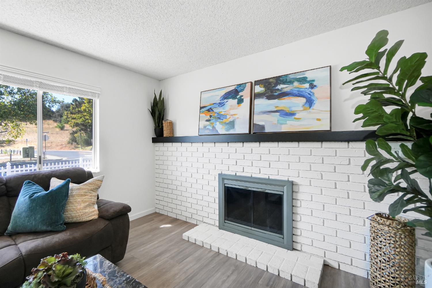 Detail Gallery Image 7 of 61 For 101 Panorama Dr, Benicia,  CA 94510 - 3 Beds | 1/1 Baths