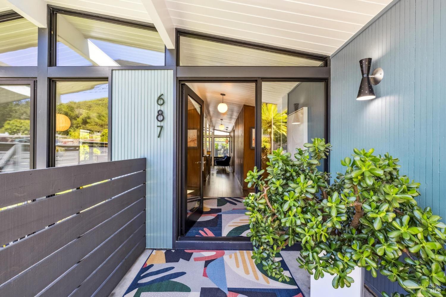 Detail Gallery Image 2 of 66 For 687 Cedarberry Ln, San Rafael,  CA 94903 - 4 Beds | 2 Baths