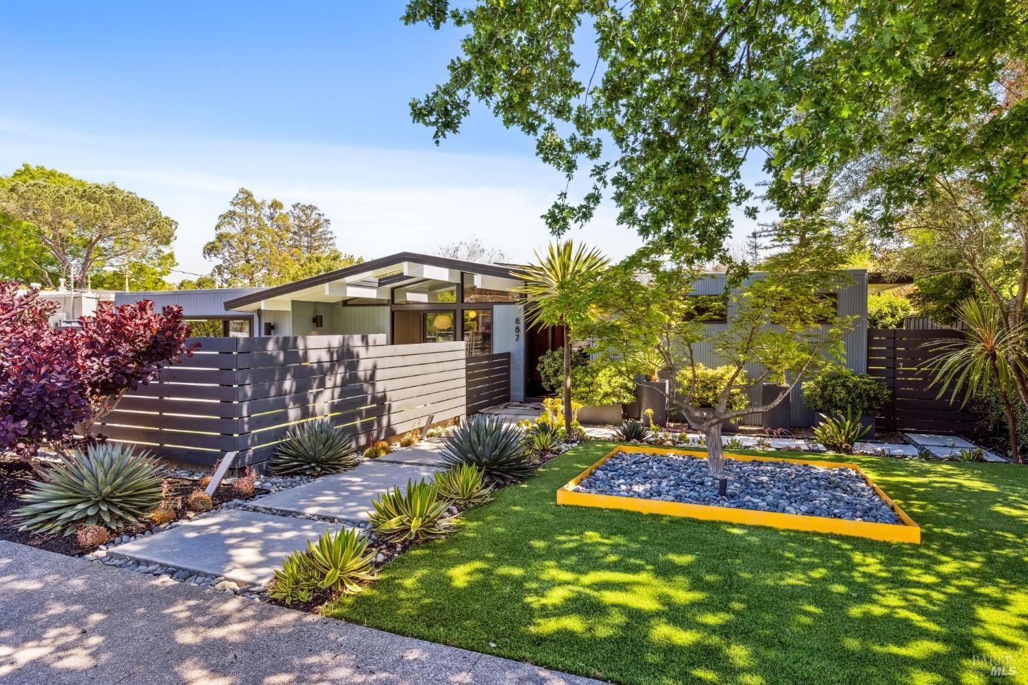 Detail Gallery Image 62 of 66 For 687 Cedarberry Ln, San Rafael,  CA 94903 - 4 Beds | 2 Baths