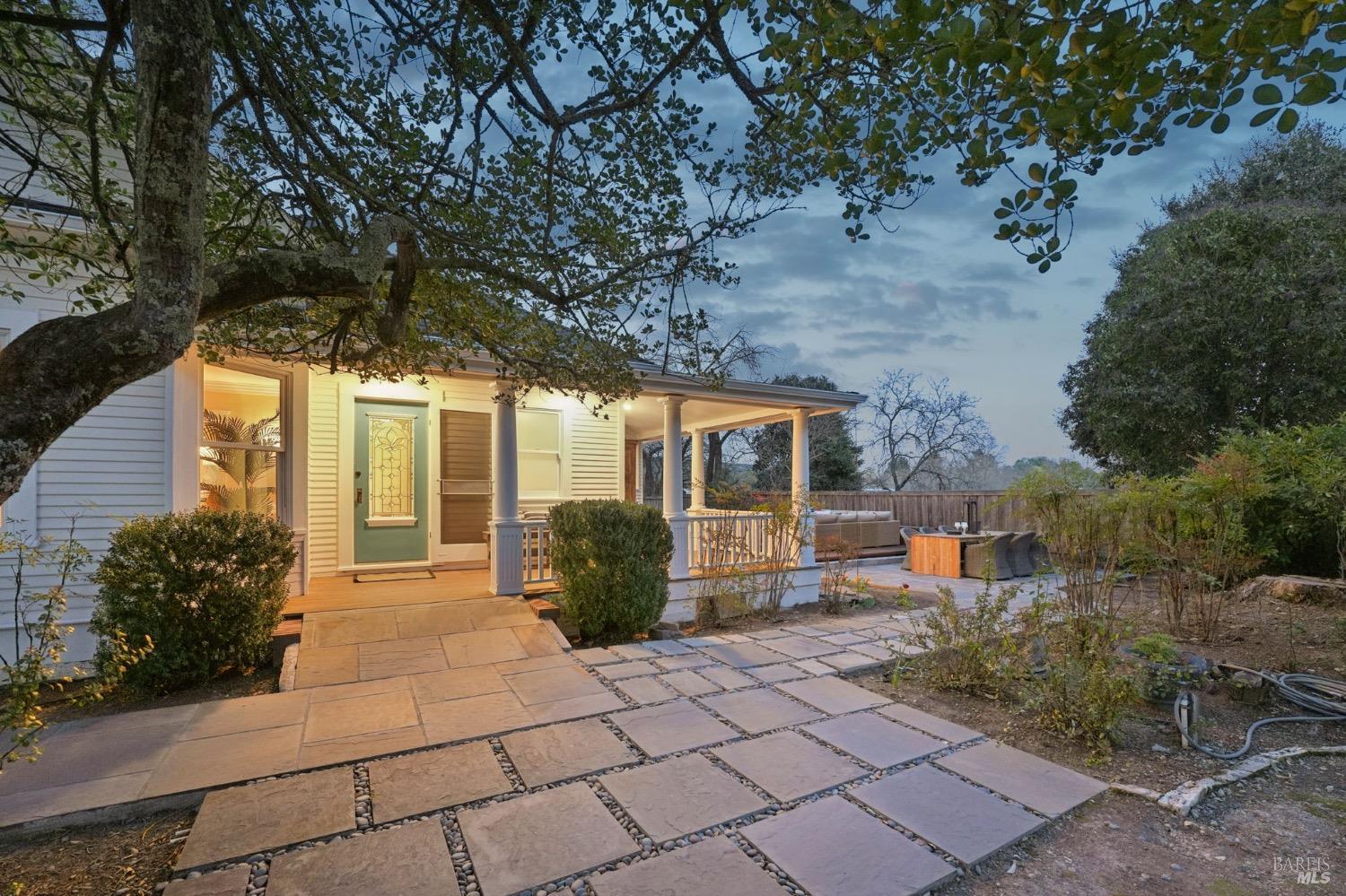 Detail Gallery Image 11 of 66 For 17311 Arnold Dr, Sonoma,  CA 95476 - 3 Beds | 2 Baths