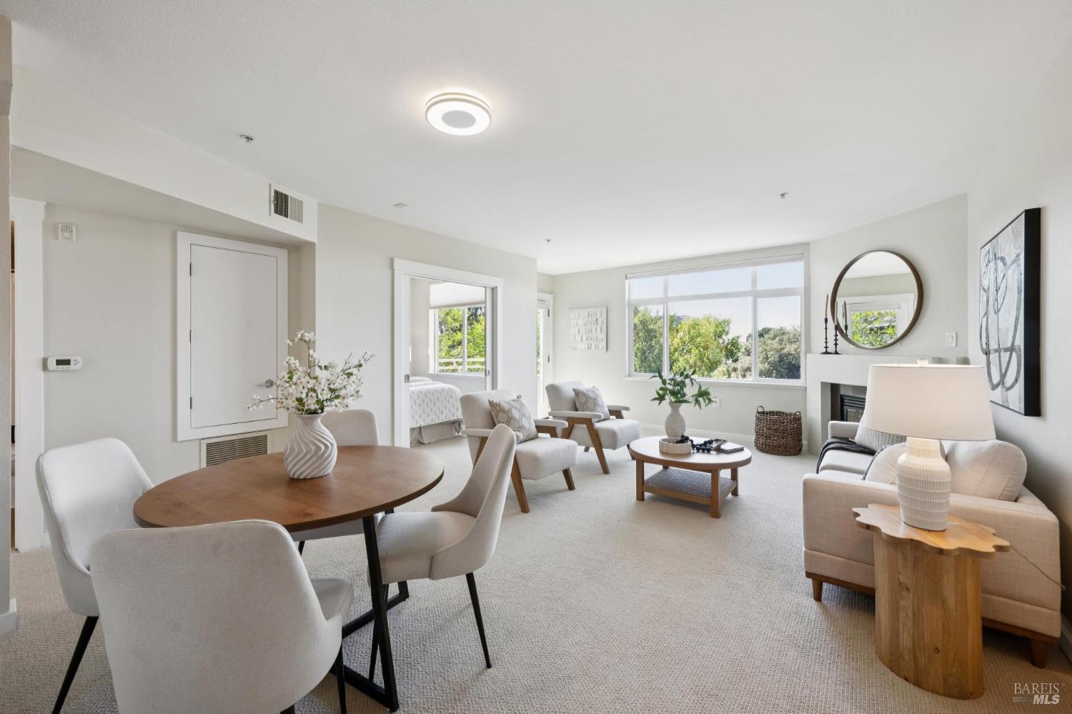 Detail Gallery Image 5 of 21 For 810 7th St #23,  Santa Rosa,  CA 95404 - 2 Beds | 2 Baths