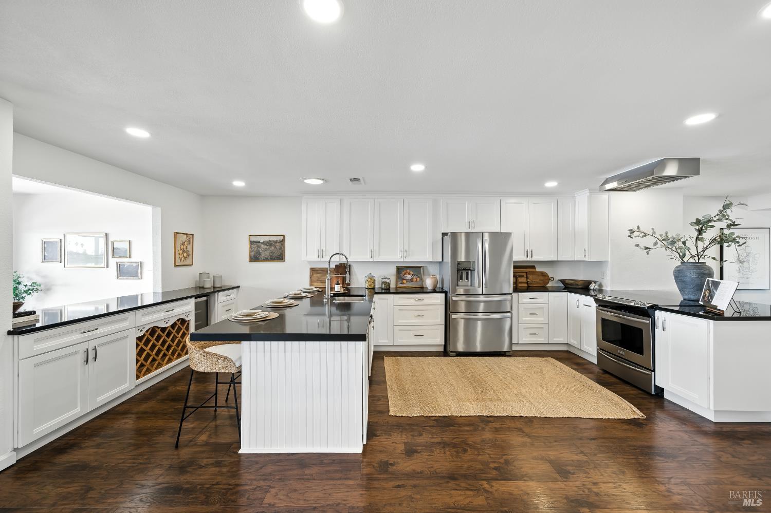 Detail Gallery Image 14 of 48 For 228 Montego Key, Novato,  CA 94949 - 4 Beds | 3 Baths