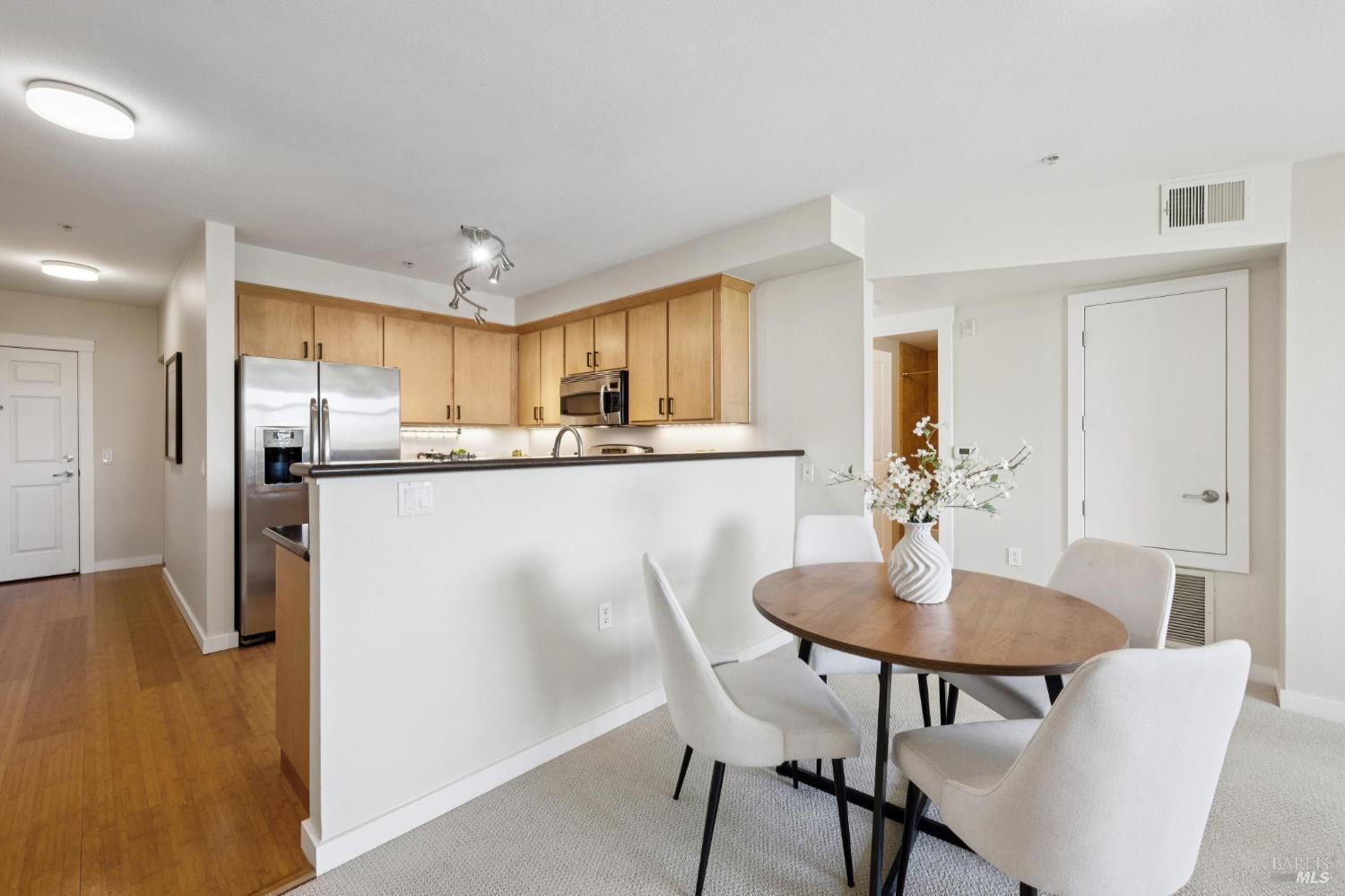 Detail Gallery Image 9 of 21 For 810 7th St #23,  Santa Rosa,  CA 95404 - 2 Beds | 2 Baths