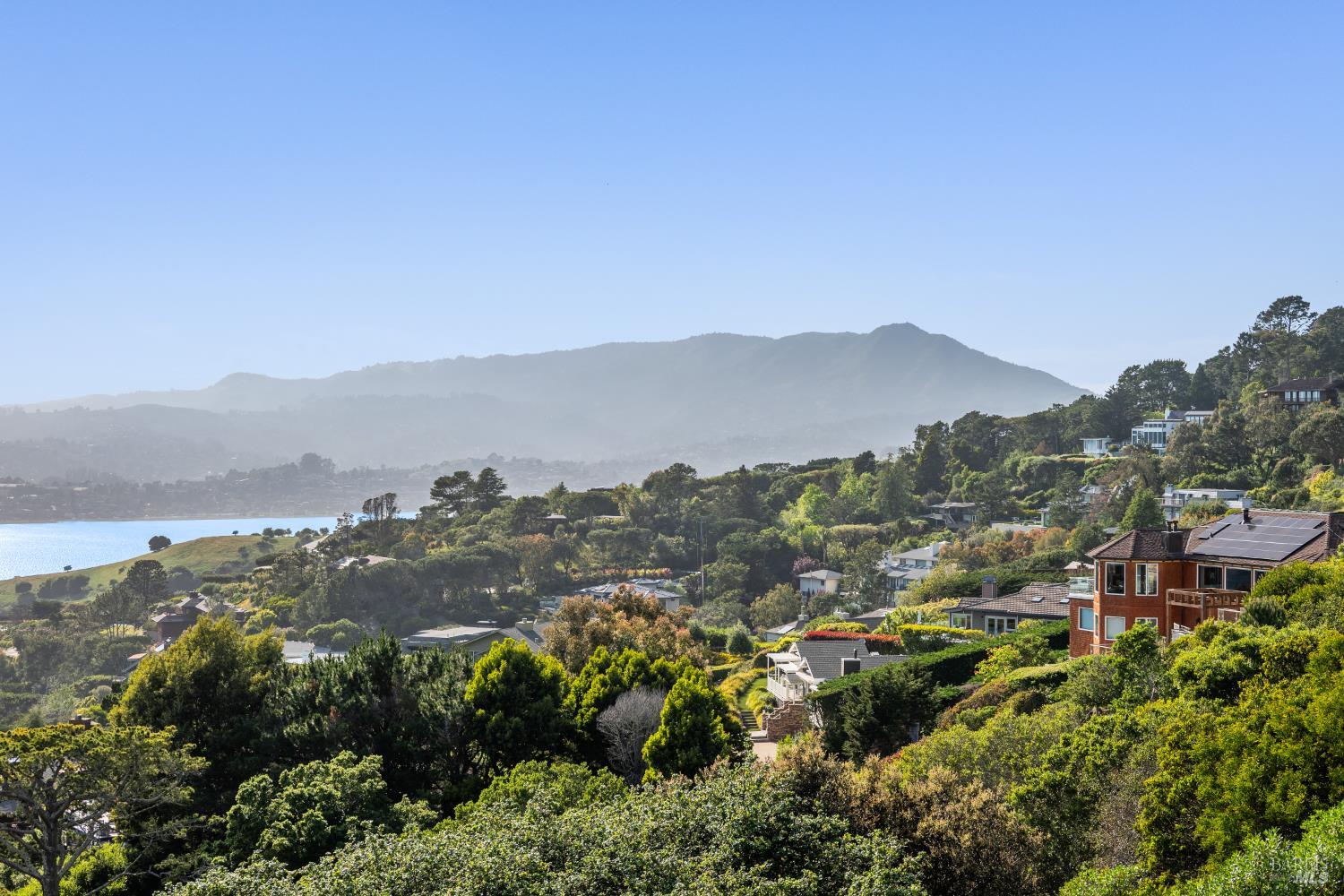 Detail Gallery Image 13 of 48 For 6 Saint Gabrielle Ct, Tiburon,  CA 94920 - 4 Beds | 3/1 Baths