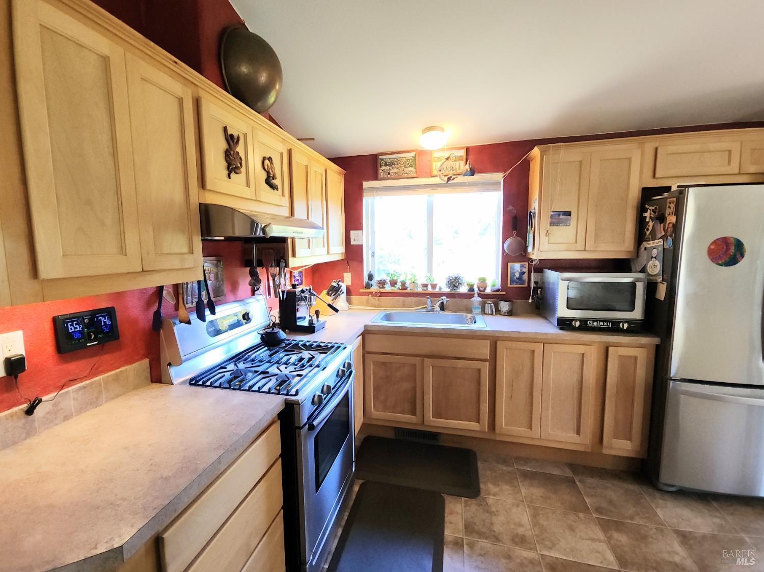 Detail Gallery Image 9 of 33 For 33890 Albion River South Side Rd, Albion,  CA 95410 - 2 Beds | 2 Baths