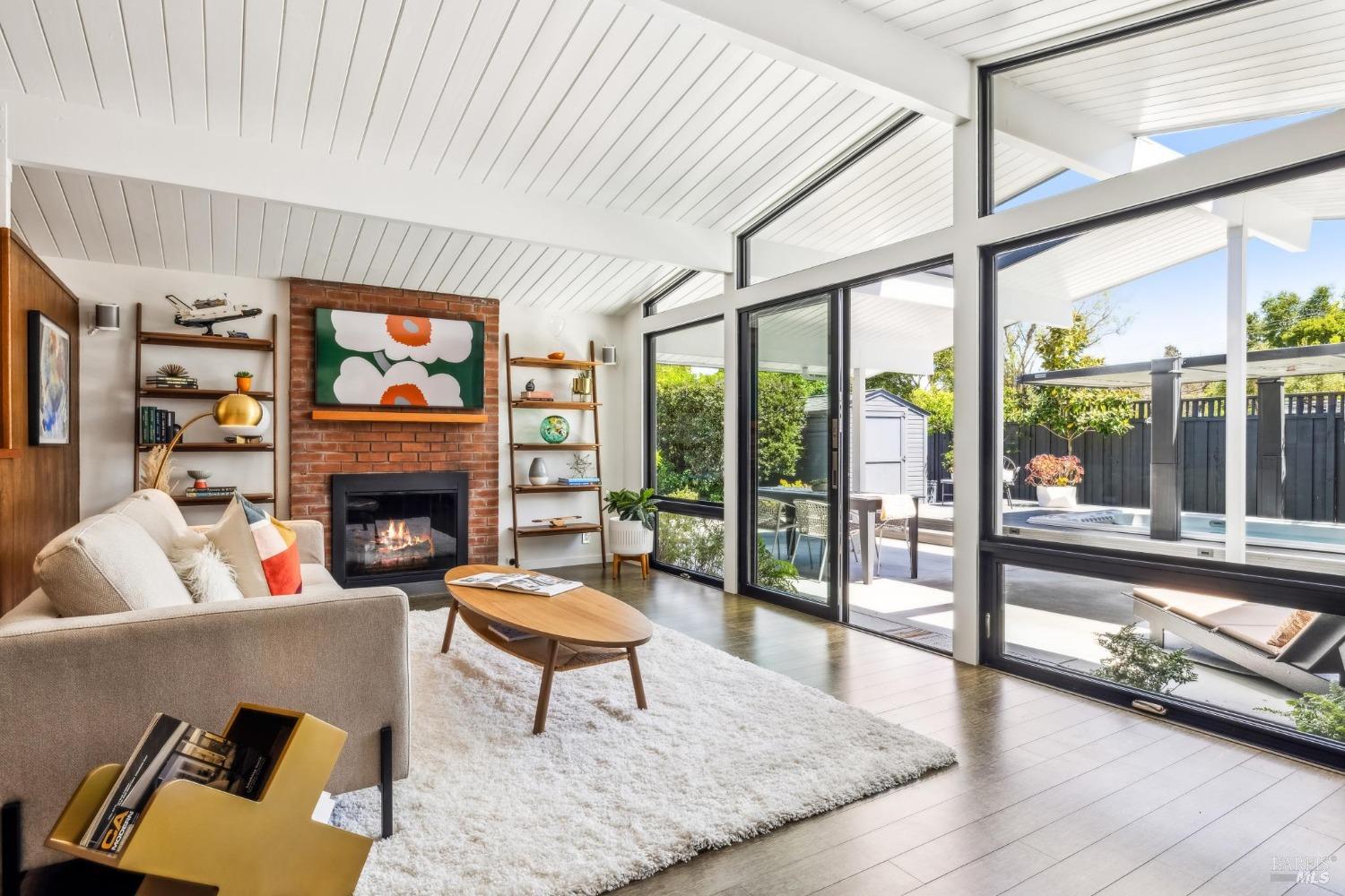 Detail Gallery Image 27 of 66 For 687 Cedarberry Ln, San Rafael,  CA 94903 - 4 Beds | 2 Baths