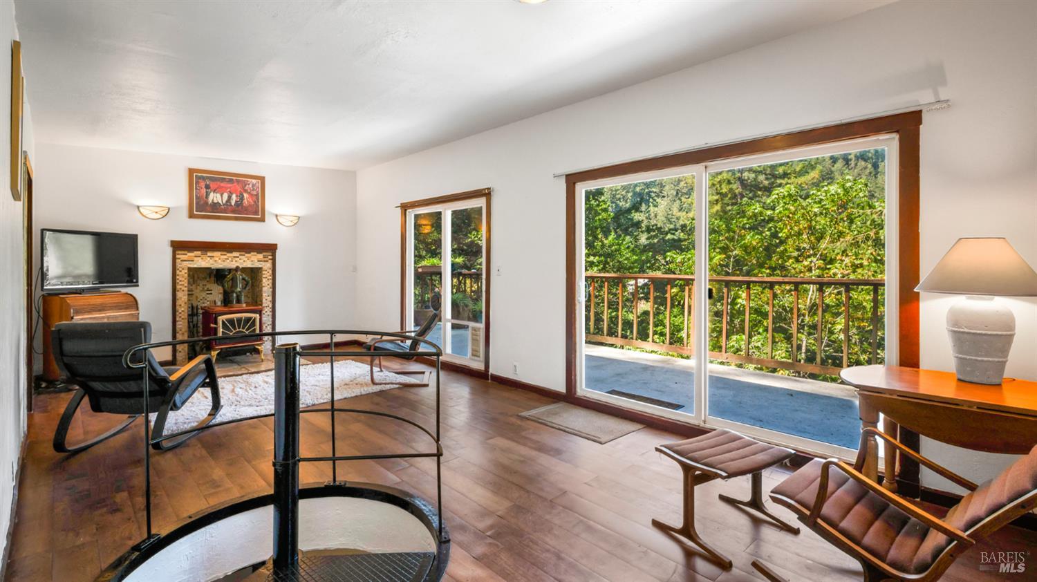 Detail Gallery Image 3 of 27 For 15 Mountain View Ave, Lagunitas,  CA 94938 - 2 Beds | 1 Baths