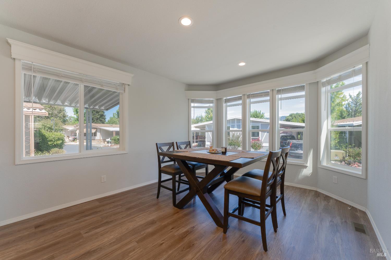 Detail Gallery Image 5 of 20 For 36 Blanco Pl, Ukiah,  CA 95482 - 3 Beds | 2 Baths