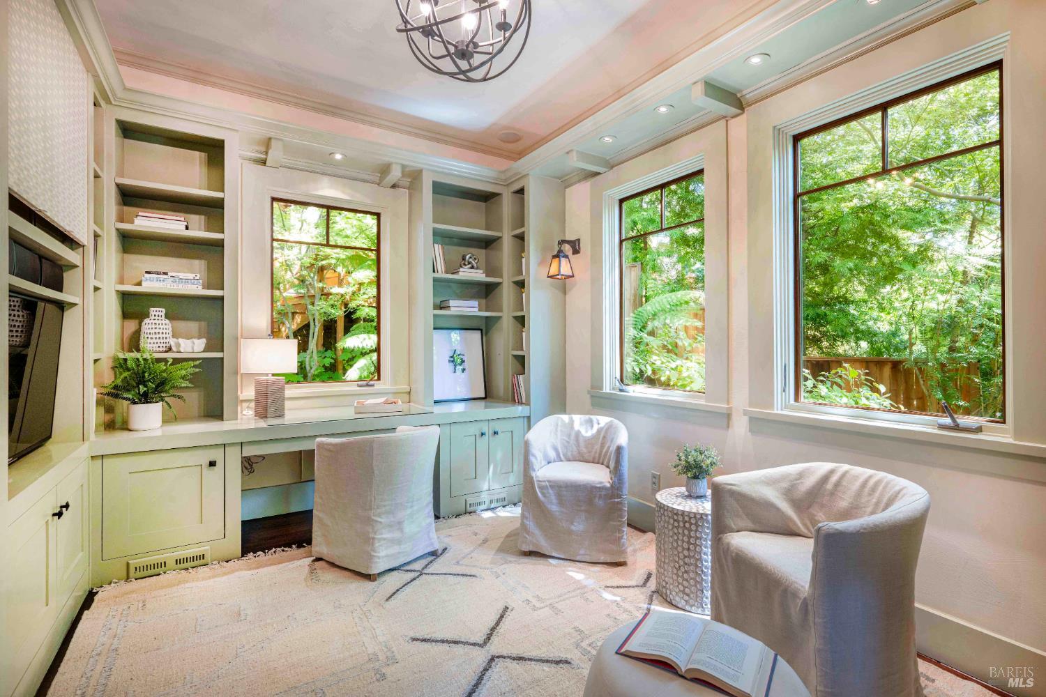 Detail Gallery Image 9 of 64 For 38 Helens Ln, Mill Valley,  CA 94941 - 4 Beds | 3/1 Baths