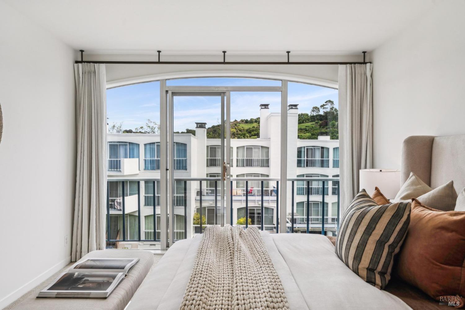 Detail Gallery Image 18 of 37 For 2335 Shelter Bay Ave, Mill Valley,  CA 94941 - 2 Beds | 2 Baths