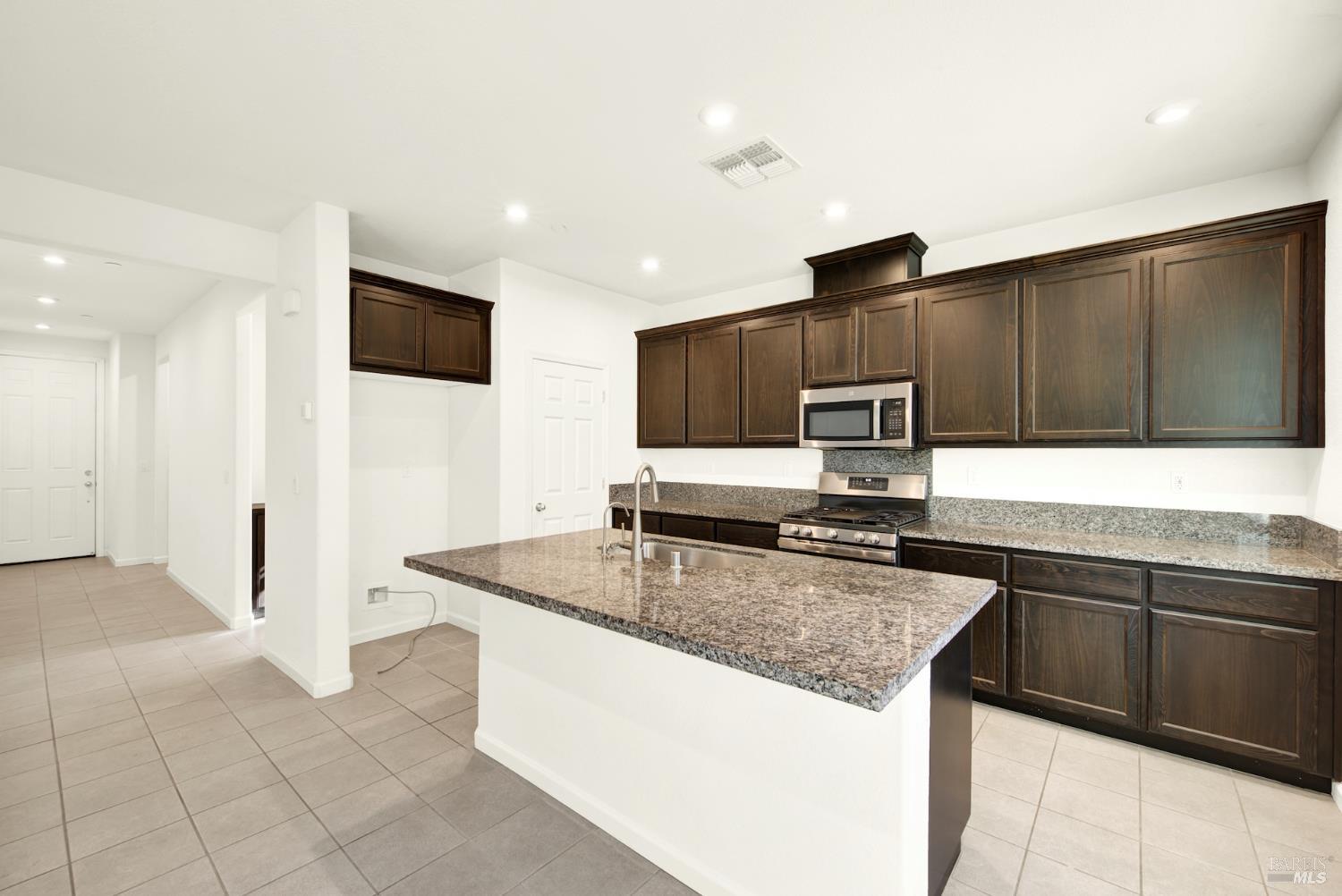 Detail Gallery Image 33 of 87 For 314 Fruitvale Rd, Vacaville,  CA 95688 - 4 Beds | 3/1 Baths