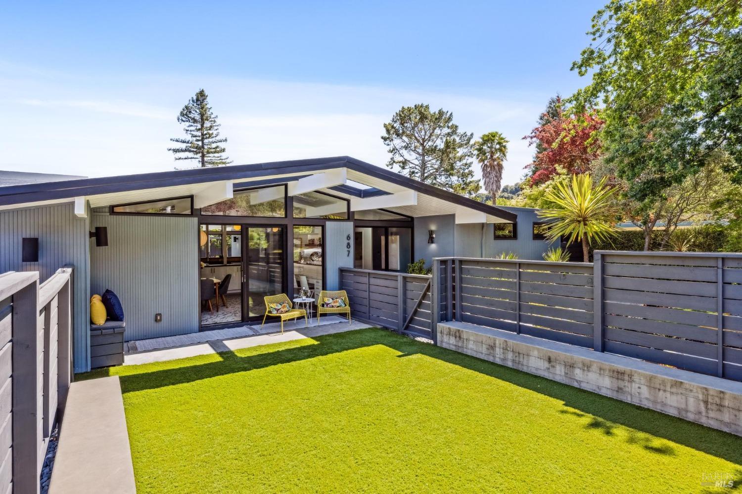 Detail Gallery Image 19 of 66 For 687 Cedarberry Ln, San Rafael,  CA 94903 - 4 Beds | 2 Baths