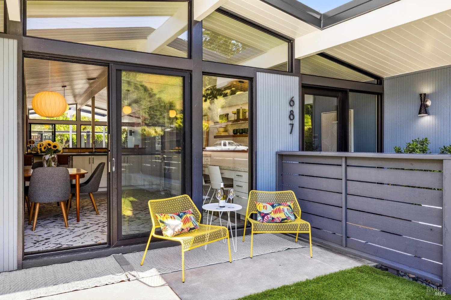 Detail Gallery Image 18 of 66 For 687 Cedarberry Ln, San Rafael,  CA 94903 - 4 Beds | 2 Baths