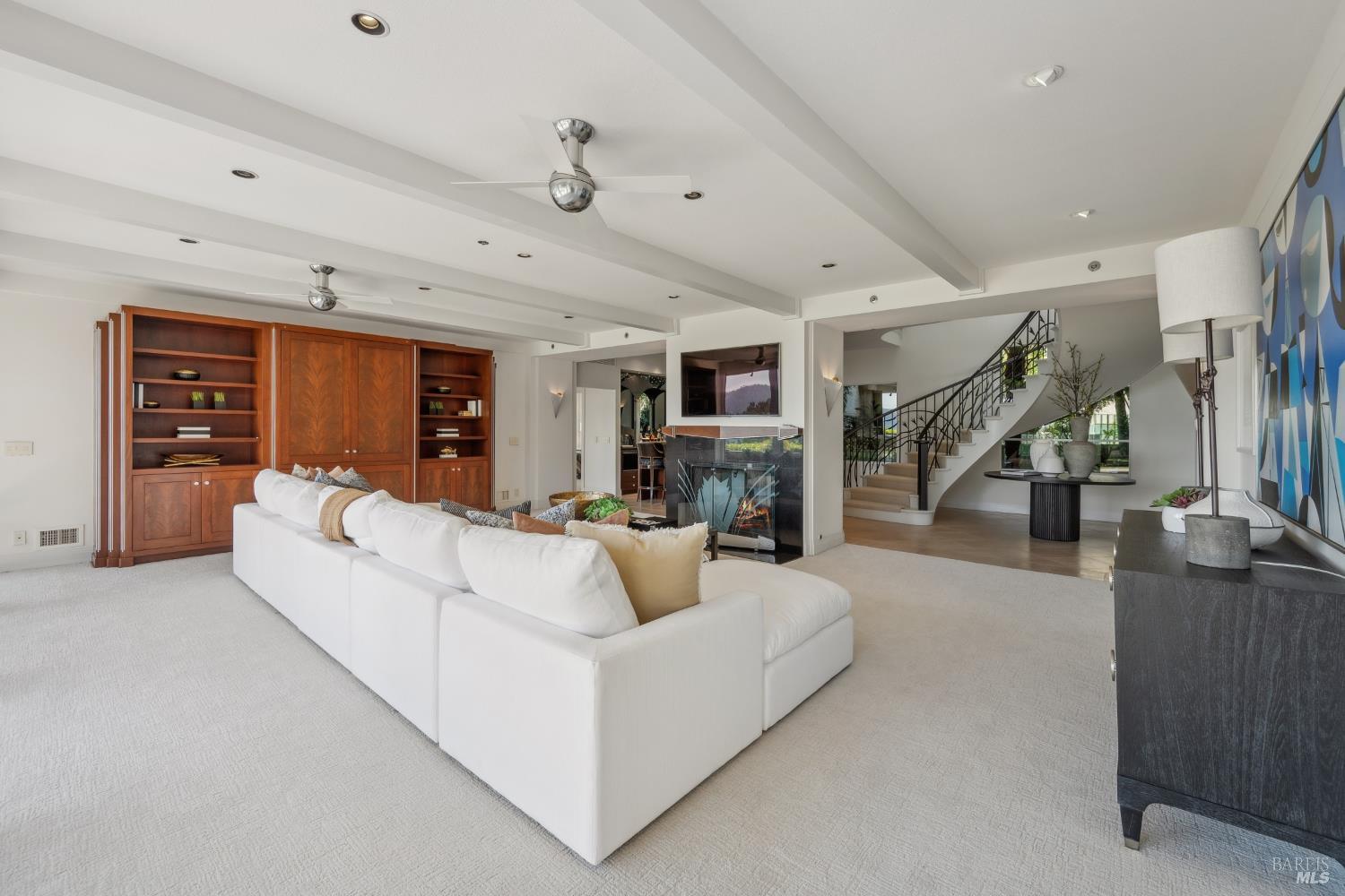 Detail Gallery Image 30 of 48 For 6 Saint Gabrielle Ct, Tiburon,  CA 94920 - 4 Beds | 3/1 Baths