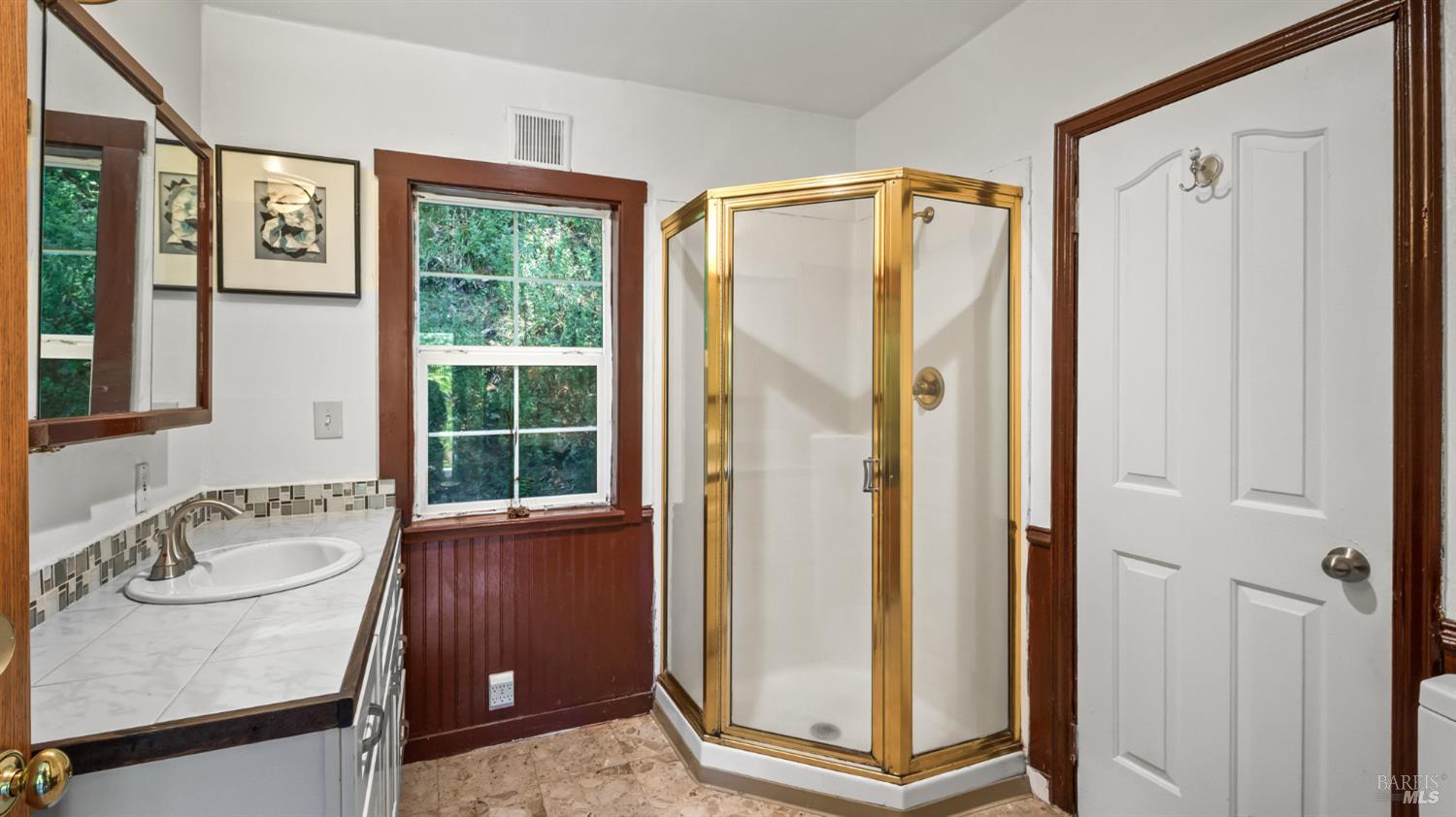 Detail Gallery Image 12 of 27 For 15 Mountain View Ave, Lagunitas,  CA 94938 - 2 Beds | 1 Baths