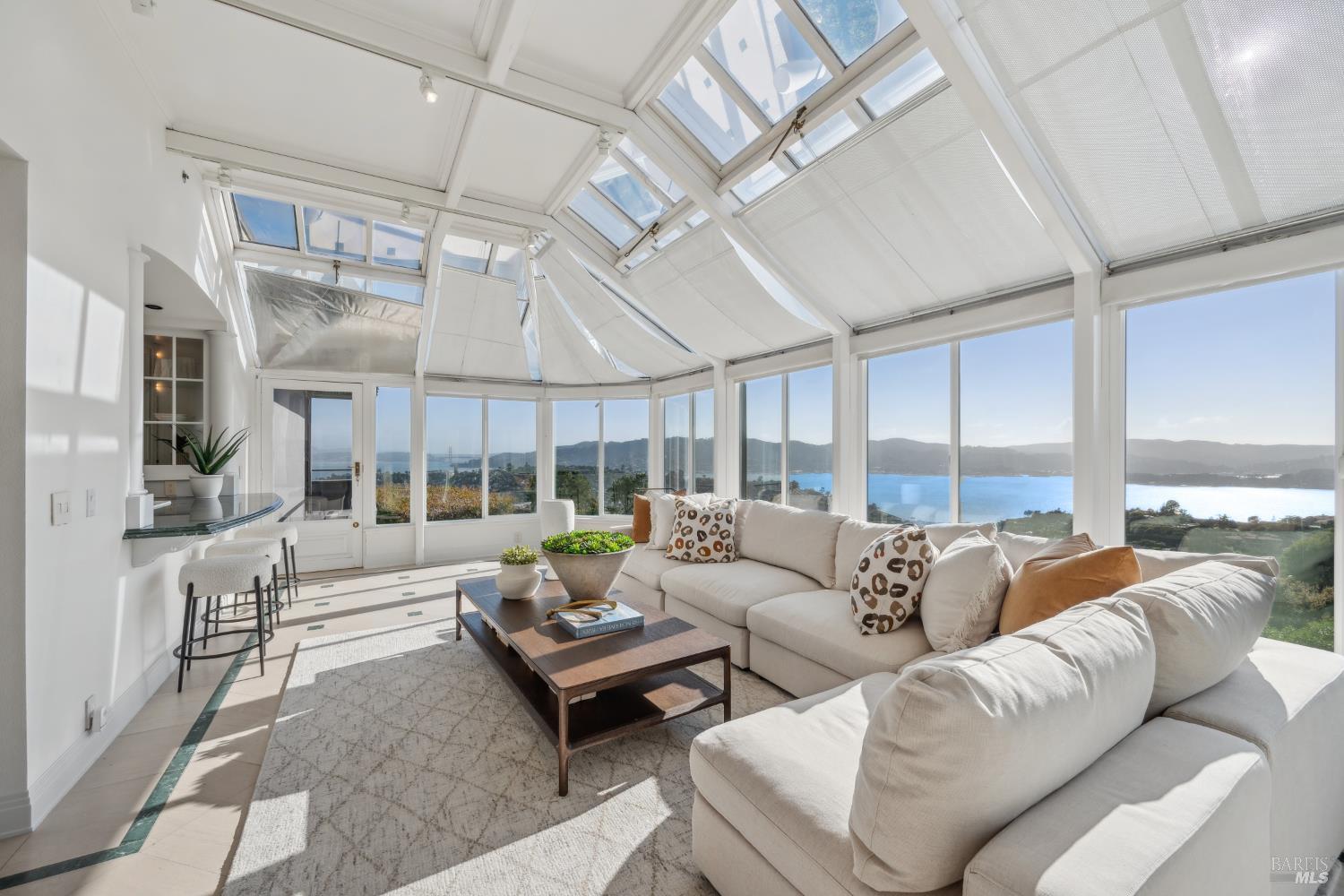 Detail Gallery Image 17 of 48 For 6 Saint Gabrielle Ct, Tiburon,  CA 94920 - 4 Beds | 3/1 Baths