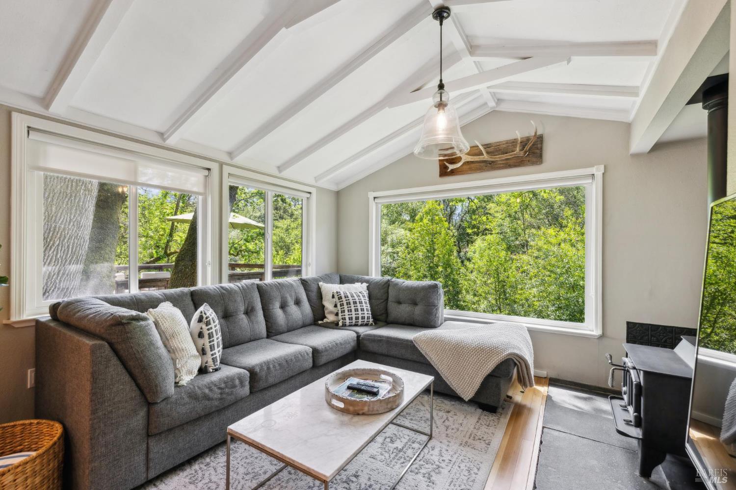 Detail Gallery Image 13 of 39 For 2531 Warm Springs Rd, Glen Ellen,  CA 95442 - 2 Beds | 2/1 Baths