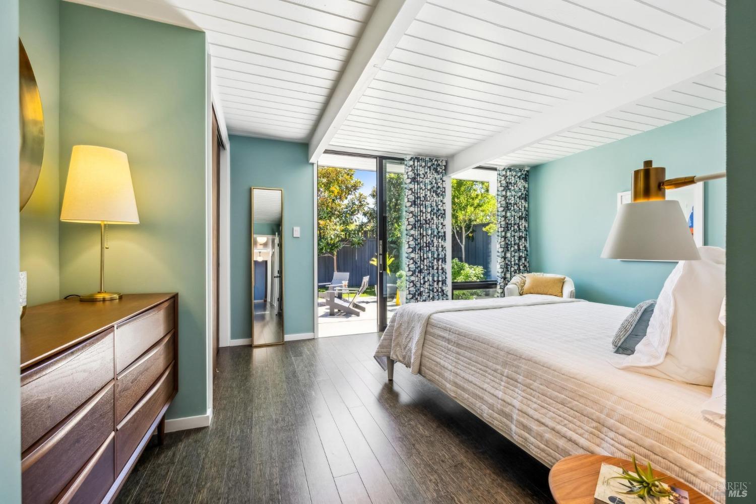 Detail Gallery Image 31 of 66 For 687 Cedarberry Ln, San Rafael,  CA 94903 - 4 Beds | 2 Baths